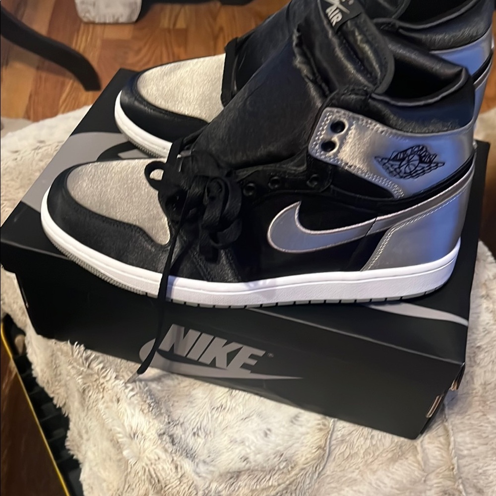 Nike High-Top Black and Silver Sneakers - Picture 5 of 6